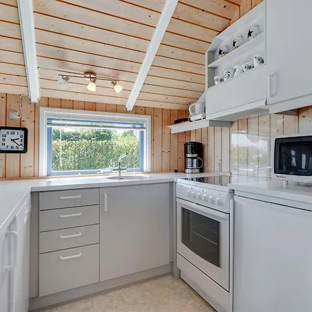 Jarmericus - 300m From The Sea By Interhome